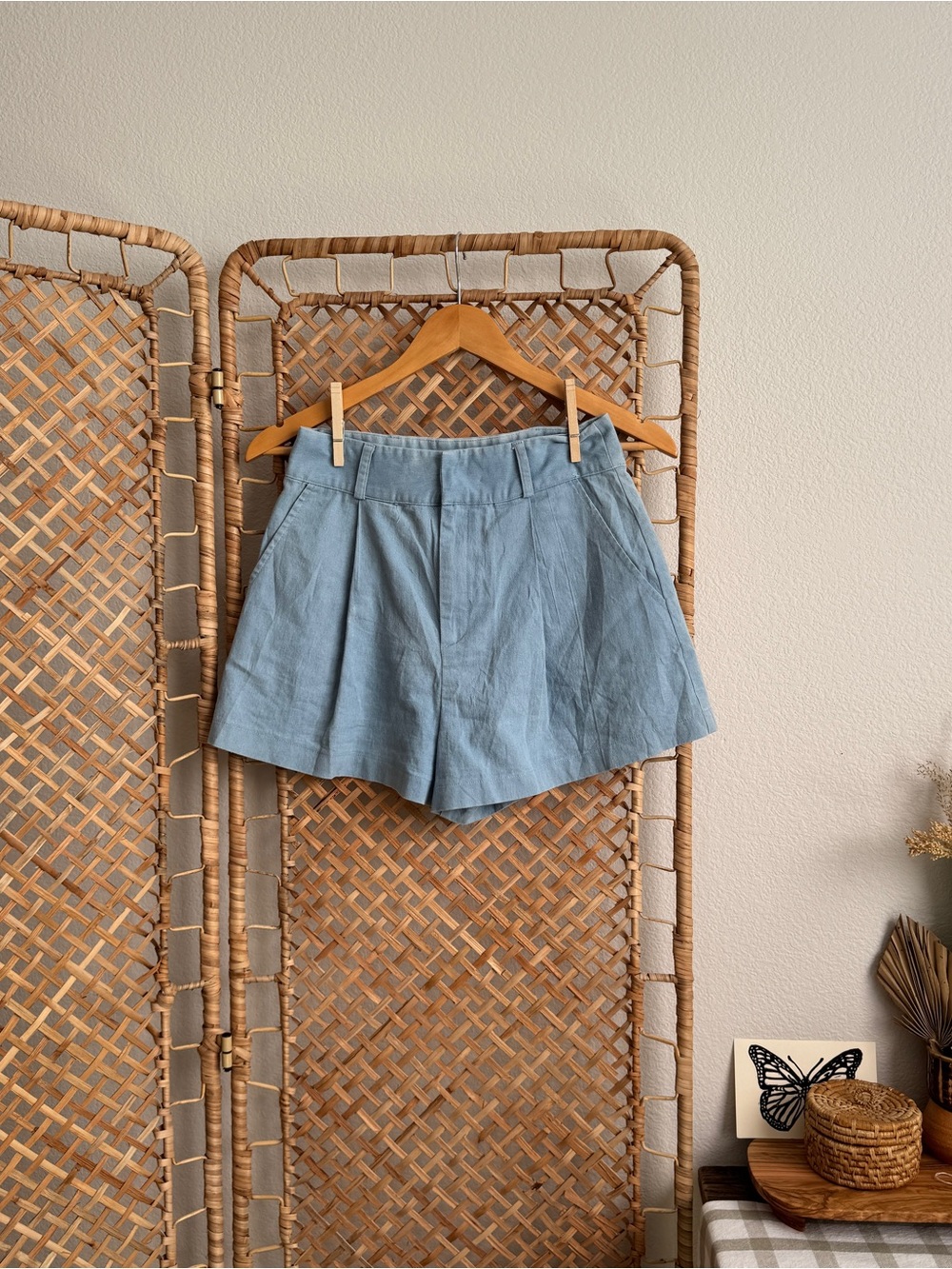 6 1 8 SIX ONE EIGHT Pleated Chambray Shorts
